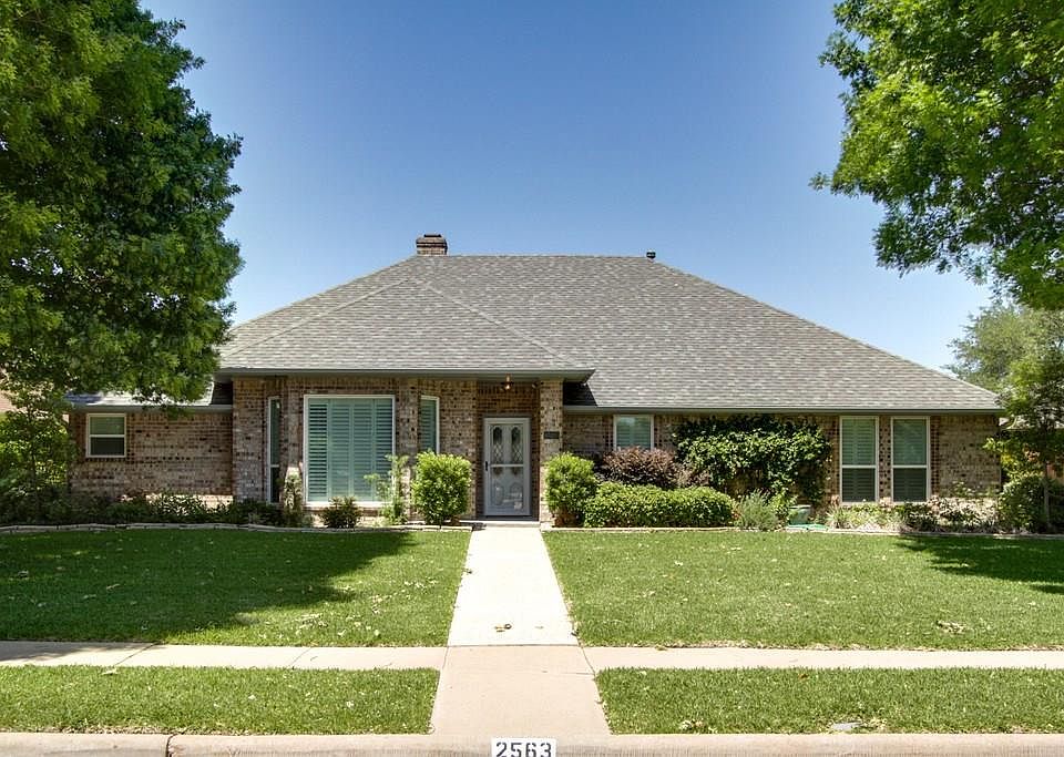 1st image of 2563 Honeysuckle Dr
