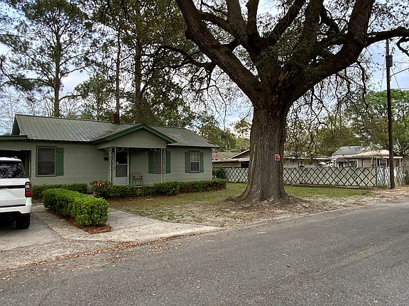 2nd image of 1406 Myers Ave