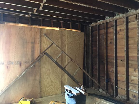 3rd image of 214 Columbia Ave