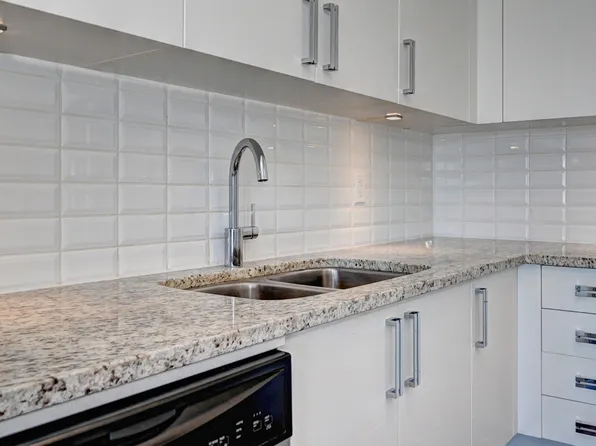 Harris Place Apartments