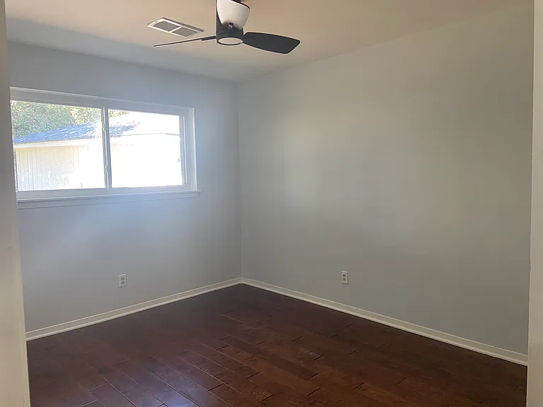 Mapleton Dr — Photo 10