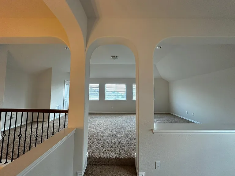 5660 Domer Dr — Photo 14