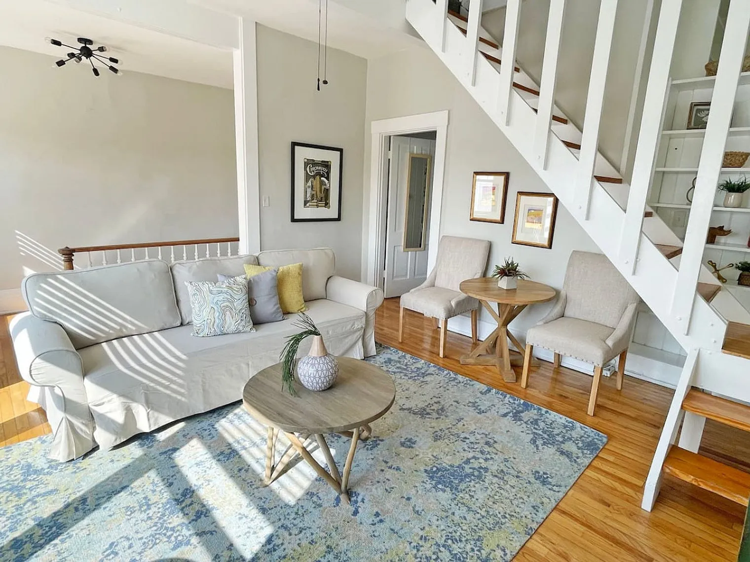 2 bed, 1.0 bath, 1184 sqft, $2,508 — Photo 2