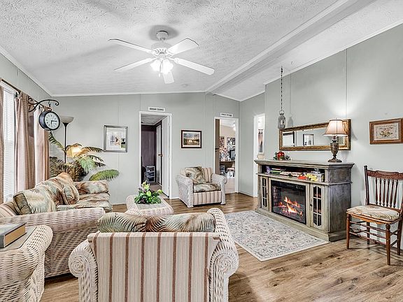 4th image of 738 Oliver Dr.