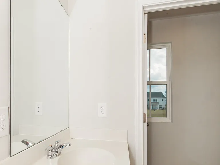 402 Tiliwa St — Photo 40