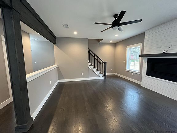 4th image of 152 Pine Grove