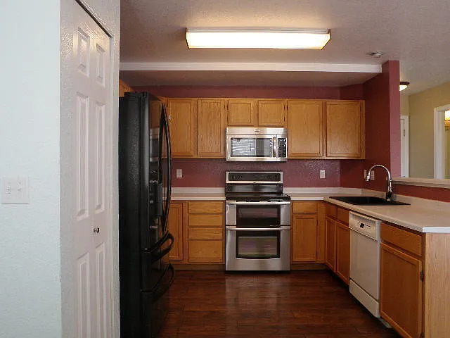 Building Photo - 6572 S Taft Way