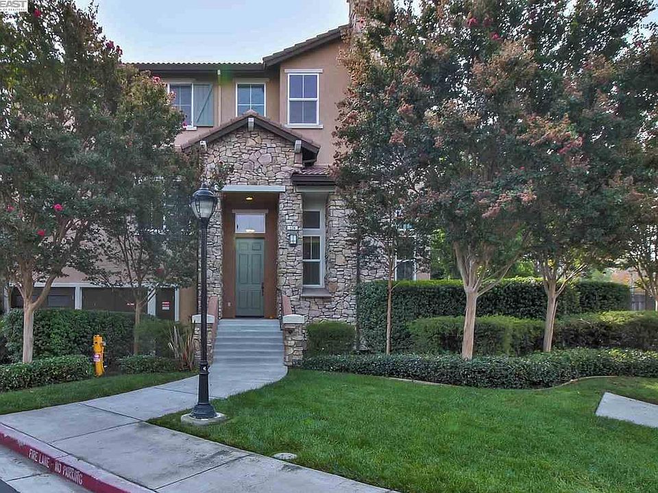 1st image of 174 Holly Ter