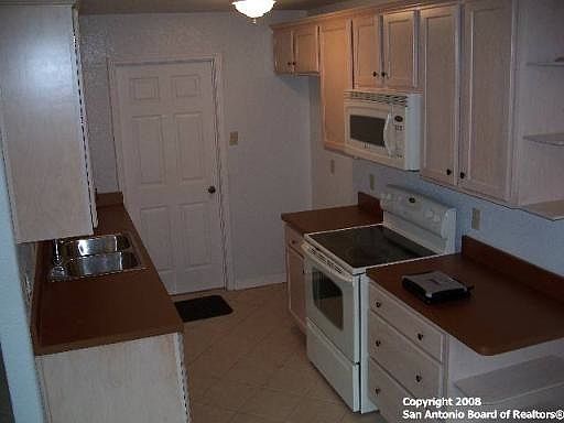 3rd image of 9018 Bowline St
