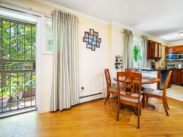 852 Home Street image 8 of 22