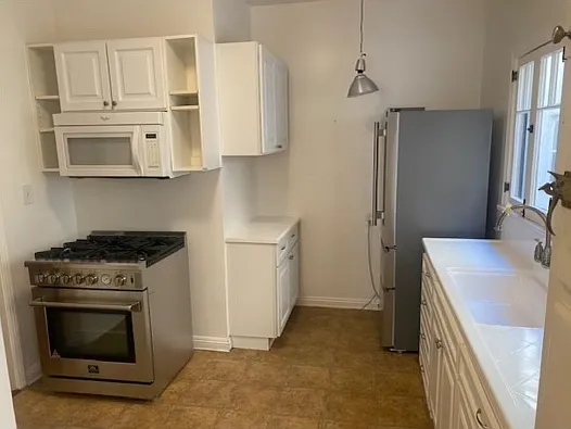 434 N Orange Grove Ave — Photo 5