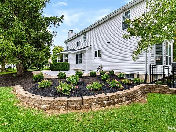 2nd image of 209 Harbour Pointe Dr