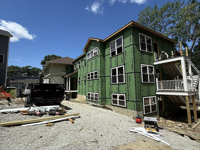 85 Boston Ave #3R — Photo 2