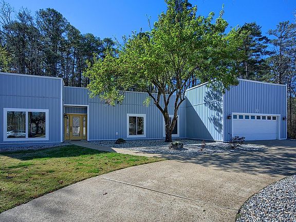 2nd image of 33 Marinero Way