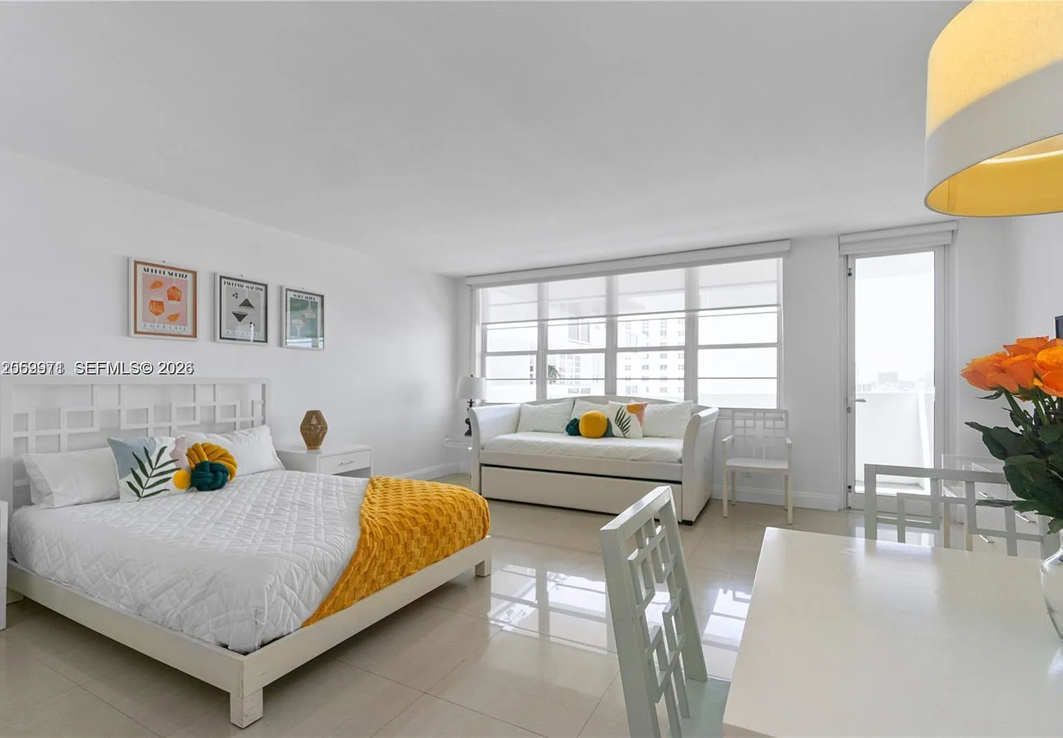 The Decoplage Condo — Photo 1