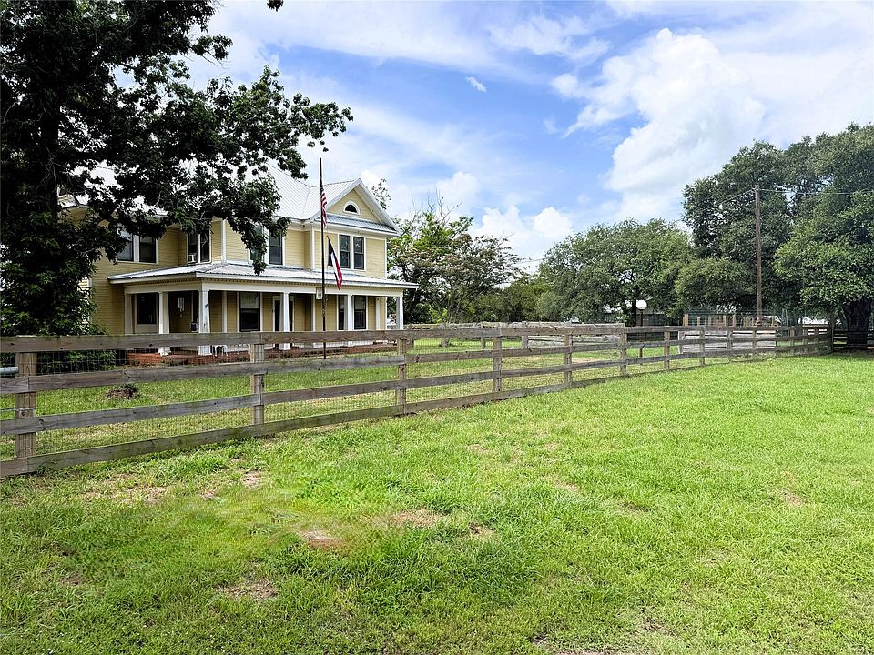 1st image of 1417 Main St