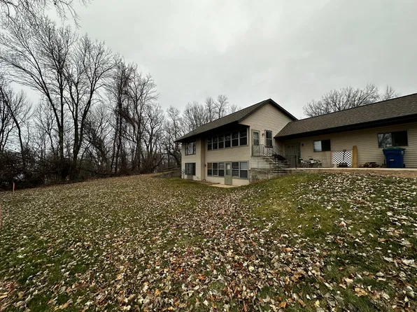 E432 Bay Ln, Luxemburg, WI 54217