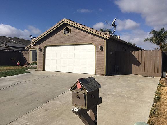 3rd image of 2140 Cerra Vista Dr
