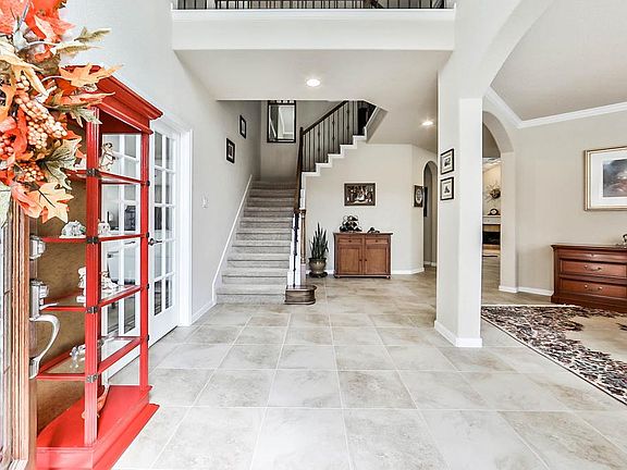 4th image of 9815 Saxon Glen Ln