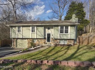 526 Sleepy Hollow Rd, Oliver Springs, TN 37840