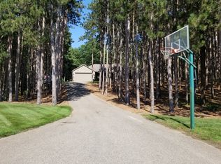 11330 Evert Ct, West Olive, MI 49460