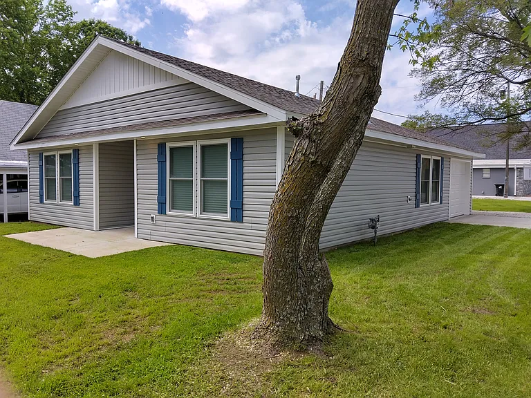 109 Hardy St — Photo 3