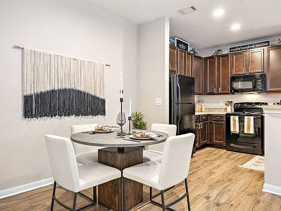 Las Brisas Apartments in Round Rock, Texas
