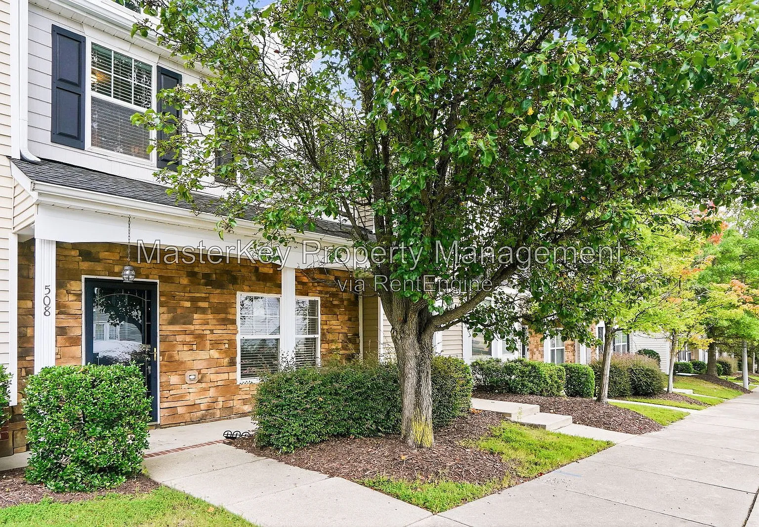 3 bed, 2.5 bath, 1520 sqft, $1,700 — Photo 1
