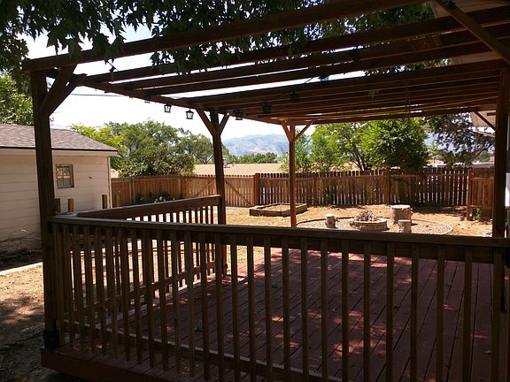 2nd image of 2720 Meadowlark Ln
