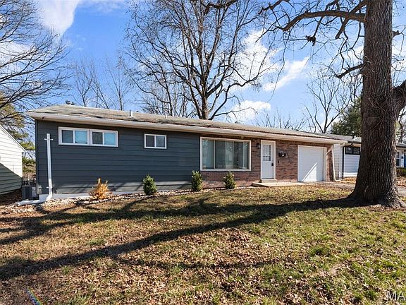 2nd image of 10132 Dellridge Ln