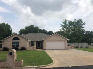1641 Robin Pl, Cleburne, TX 76033
