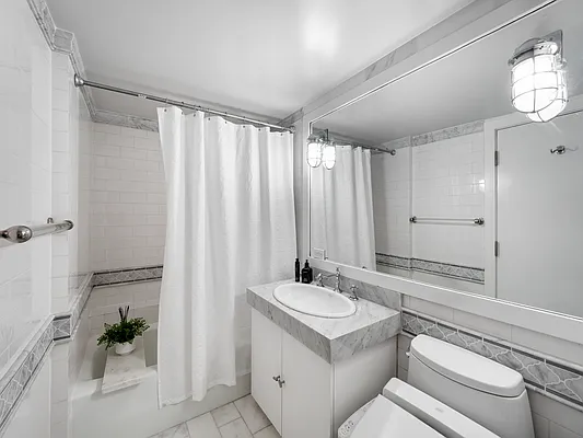 Rented by Douglas Elliman | media 24