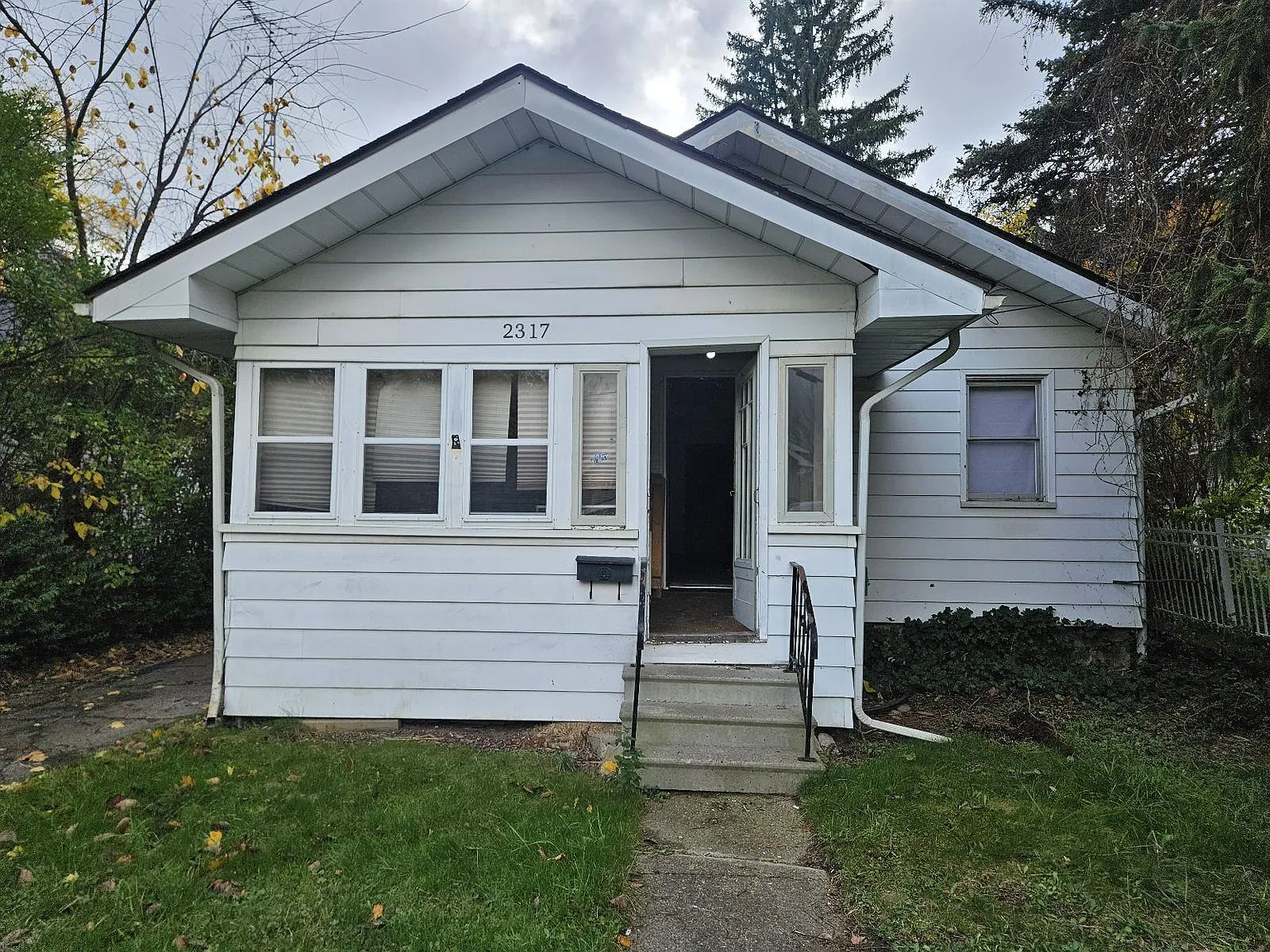 2317 Reid St photo 1