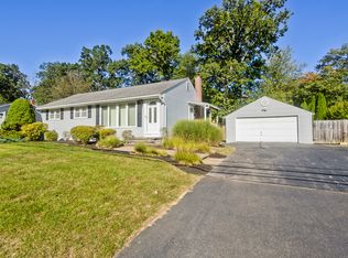 26 Beech Rd, Enfield, CT 06082