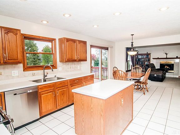 5th image of 2440 Countryside Dr