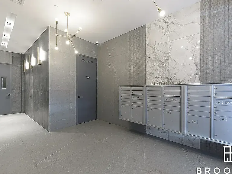 1010 Rogers Ave #5F — Photo 10