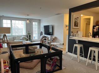 33 Intrepid Cir APT 304, Marblehead, MA 01945