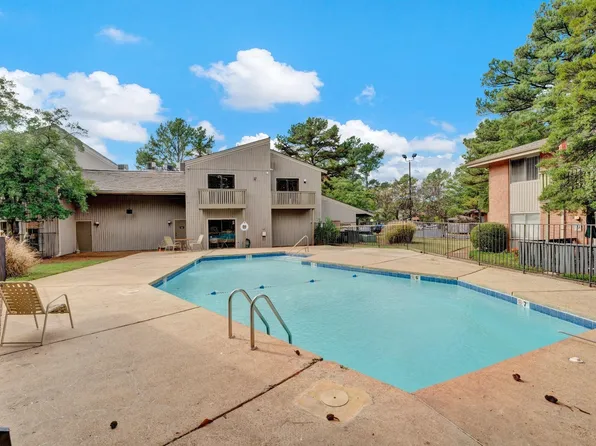 736 Forest Lake Dr #3302, Memphis, TN 38117