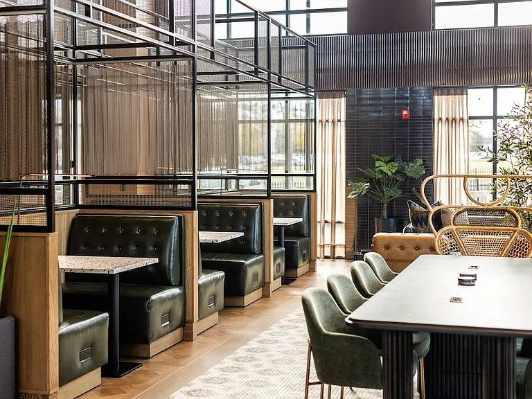 2 Campus lobby and lounge with coworking spaces