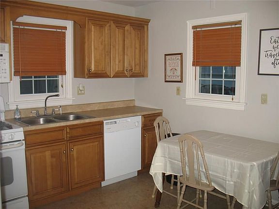 5th image of 3130 Oakdale Pkwy