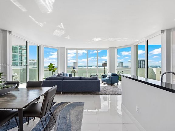 2nd image of 244 Biscayne Blvd APT 4008
