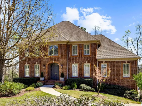 701 Oakline Cir, Hoover, AL 35226