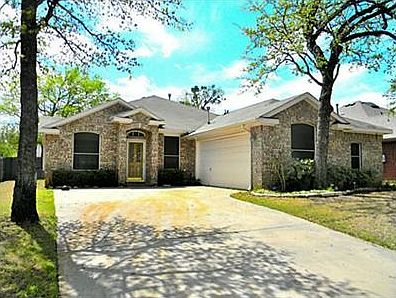 1st image of 528 Deerwood Dr