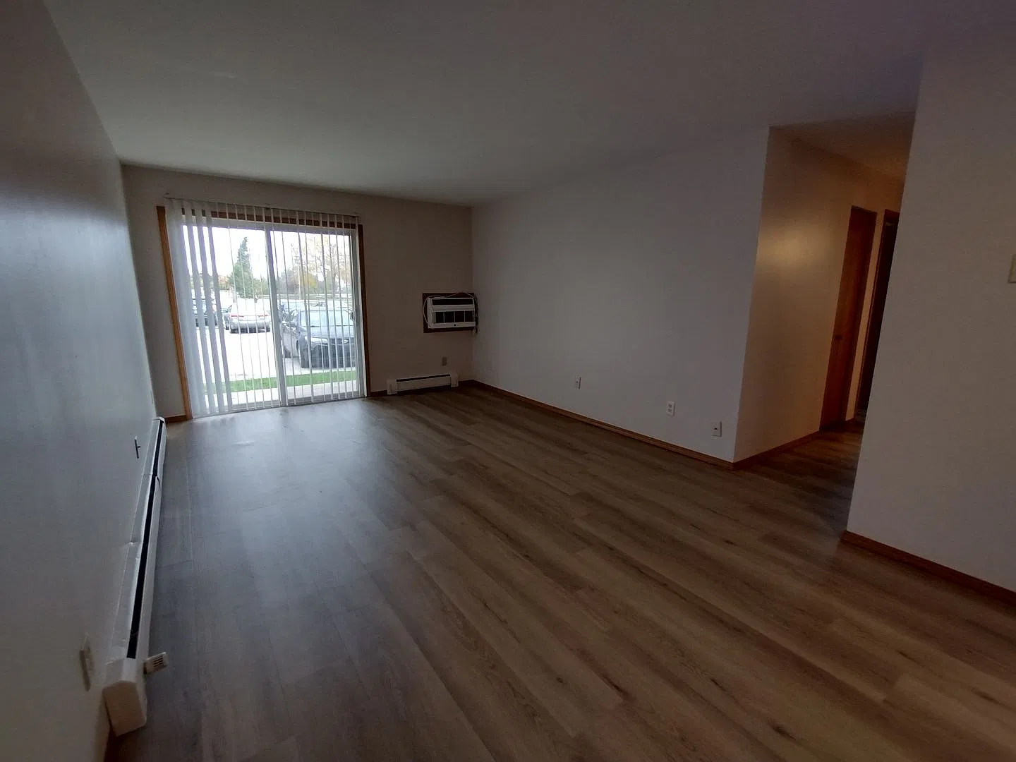 992 Third Street — Photo 2