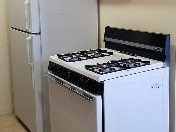 5th image of 2926 Harriet Ave APT 202