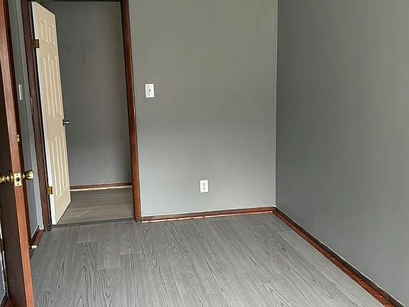 2nd image of 27 Vliet St #1