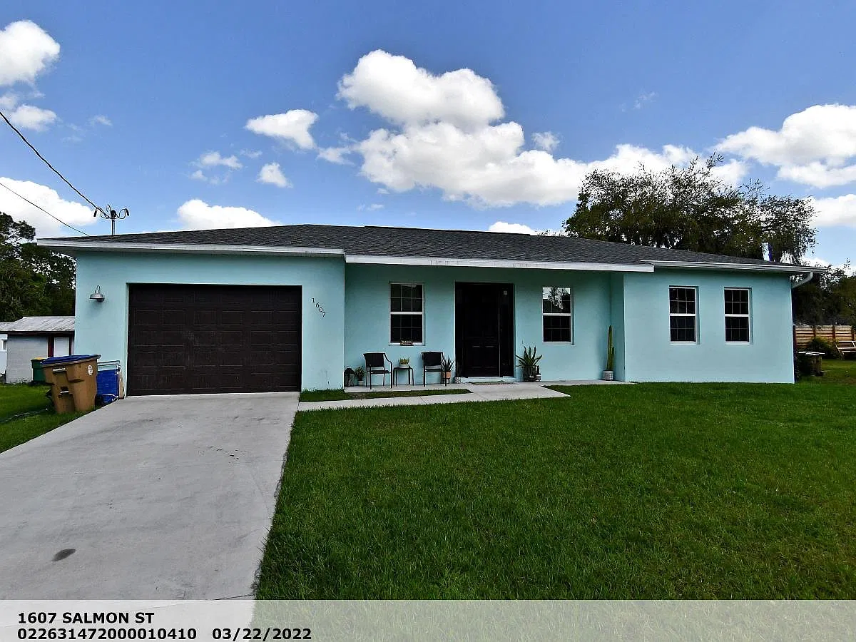 3 bed, 1407 sqft, $2,200 — Photo 1