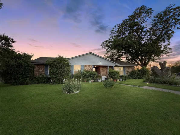 2725 Rustown Dr, Mesquite, TX 75150