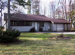 3456 Lakeshore Dr, Sault Sainte Marie, MI 49783