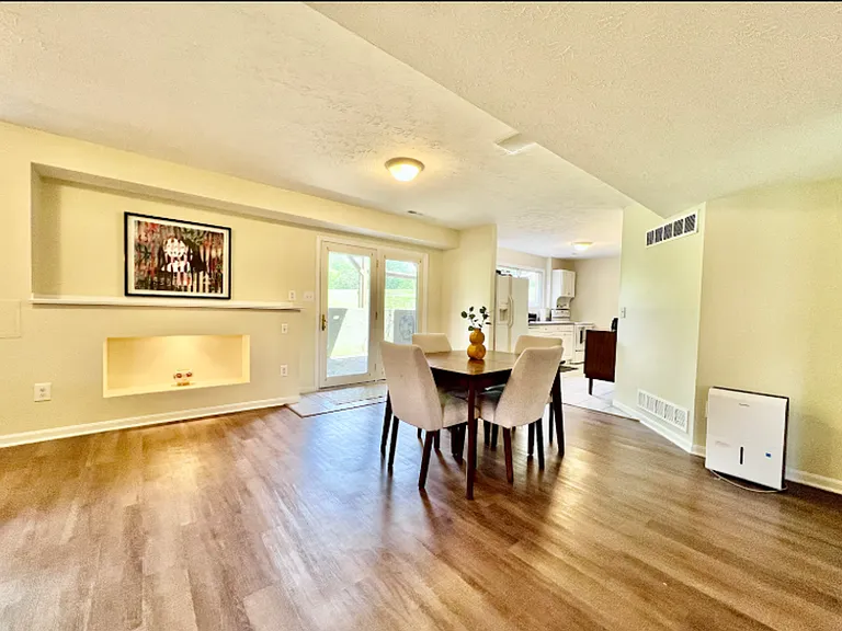 6556 Yankee Rd — Photo 8